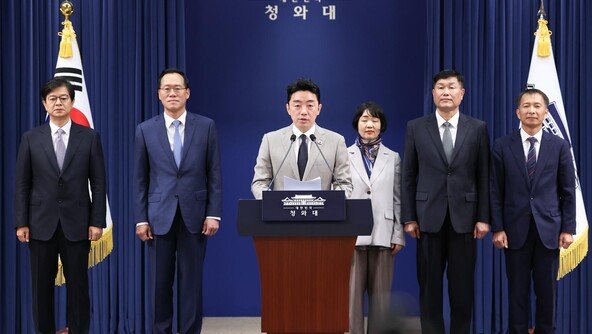 靑 홍보수석 성기홍·민정수석 한찬식·사회수석 김경자