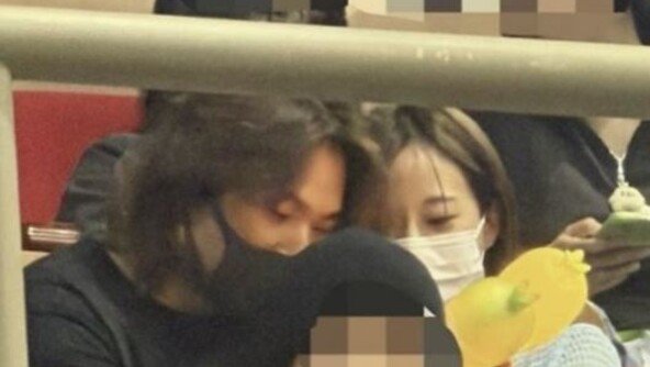 콘서트장서 포착된 대성-허영지…열애설에 “친한 동료” 부인