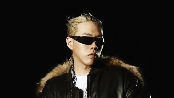 비와이 “태극기 거꾸로 달지 말아라”