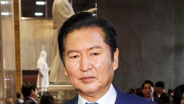 정청래 ‘노무현 키즈’ 내세우자, 친명 “盧와 완전히 등져” 반격