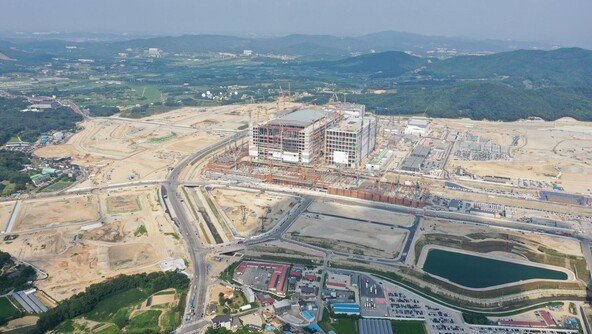 삼성전자 용인 팹, 2년 앞당긴다…2029년 ‘1기 가동’ 목표