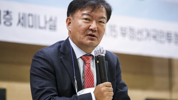 민경욱 前의원, 부정선거 강연중 쓰러져 의식불명