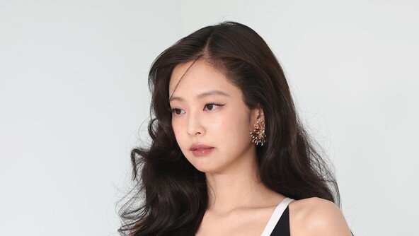 “제니, 제발 아디다스 떠나라”…불매운동 불똥, 무슨일?