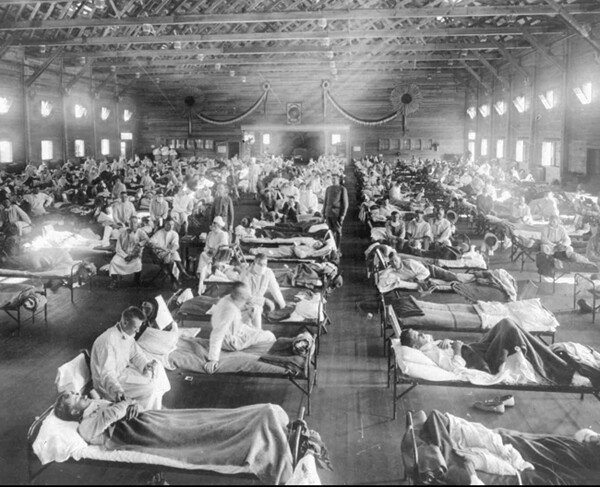 1918년 스페인독감이 세계를 강타했다.