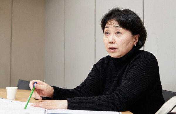 박현정 전 서울시향 대표는 2월 5일 ‘신동아’ 인터뷰 자리에 그동안 법정투쟁하며 만든 자료를 모두 들고 나와 조목조목 설명했다. [홍중식 기자] 