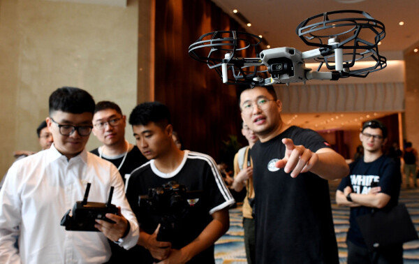 중국 DJI가 개발한 드론 ‘매빅 미니’. [뉴시스]