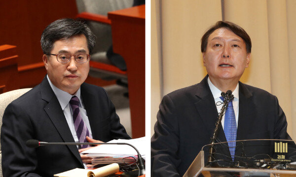 차기 대선에서 제3지대 세력화가 화두로 떠오른 가운데, 윤석열 검찰총장(위쪽)과 김동연 전 경제부총리 겸 기획재정부 장관(아래쪽)이 주목받는다. [동아DB]