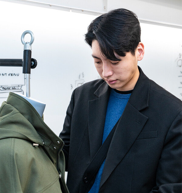 버려진 페트병과 재고 원단을 재활용한 몽세누 제품은 온·오프라인 매장에서 인기를 끌고 있다.  [홍태식 객원기자]