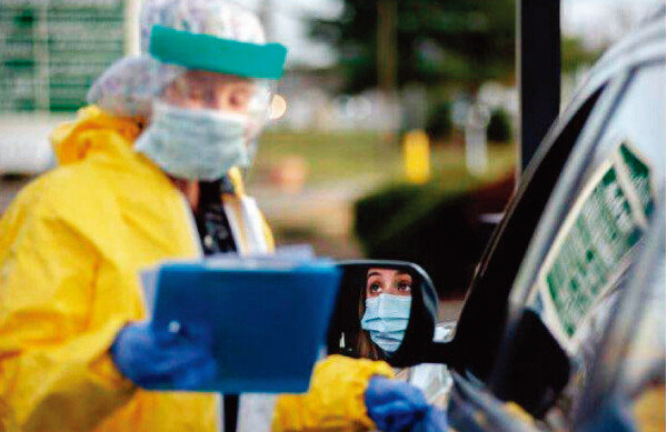미국 의회는 코로나19 확진 검사 법안을 통과시켰지만 확진자는 치료비를 본인이 부담해야 한다. [뉴욕타임즈]