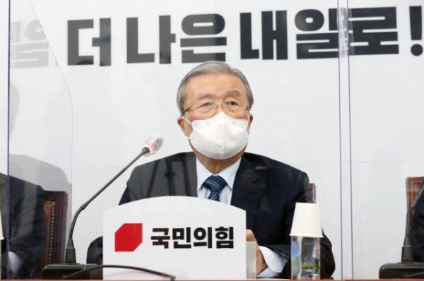 Kim Jong-in “Ahn Cheol-soo and worthy?  Soybean flour family”…  The unification of the opposition, the pain seems to increase