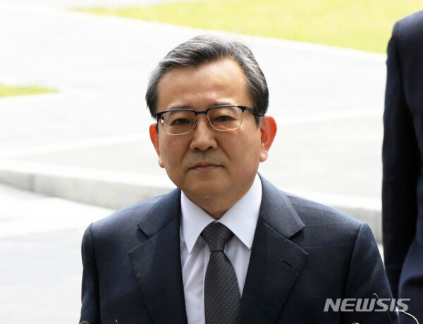 Ministry of Justice “Minister Kim Hak’s withdrawal was also possible” vs. “Denying the Law and Riding Water”