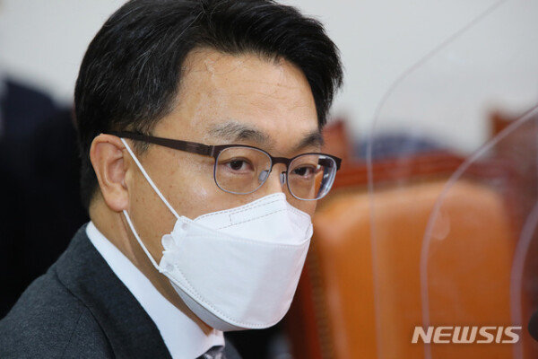 Kim Jin-wook, “Deputy Chief of the Ministry of Public Affairs, and Proposal of Attorney Woon-Guk Yeo, former judge”