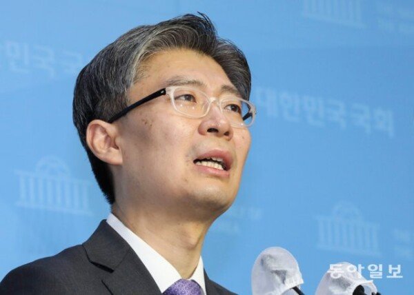 Jo Jung-hoon, eyes focused on running for Seoul Mayor…  Where is the succession right for proportional representation? [정치의 속살]