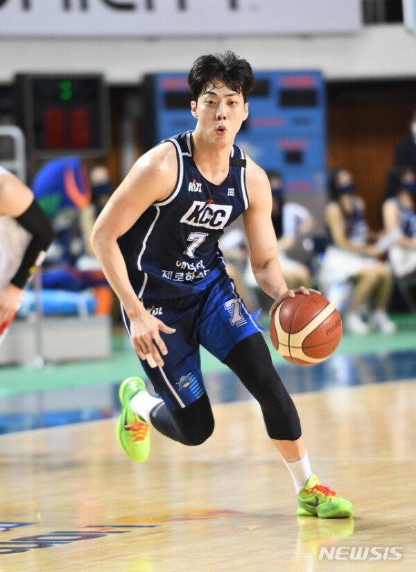 Professional basketball KCC, honorary chairman Sang-young Sang-young dedicates victory