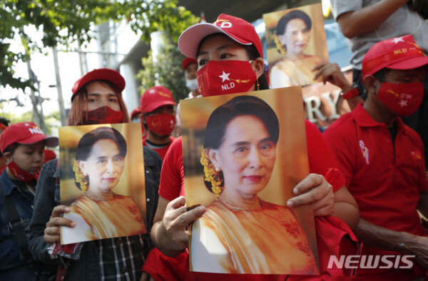 “Aung San Suu Kyi expected a military coup…  Breaking the cell phone and evacuating nearby acquaintances”