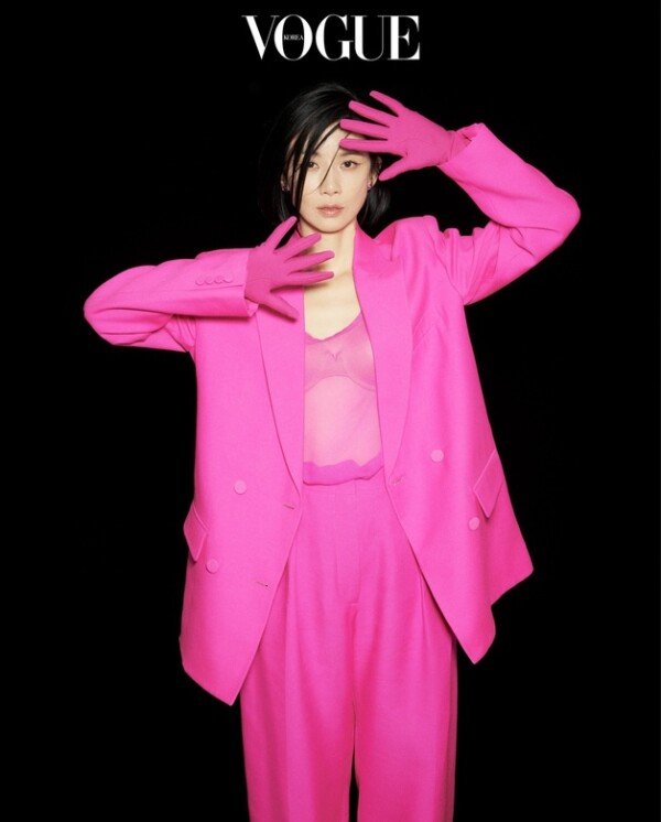 Is that Lee Bo-young? 'heaviest discount' on hot pink underwear ~ News ...