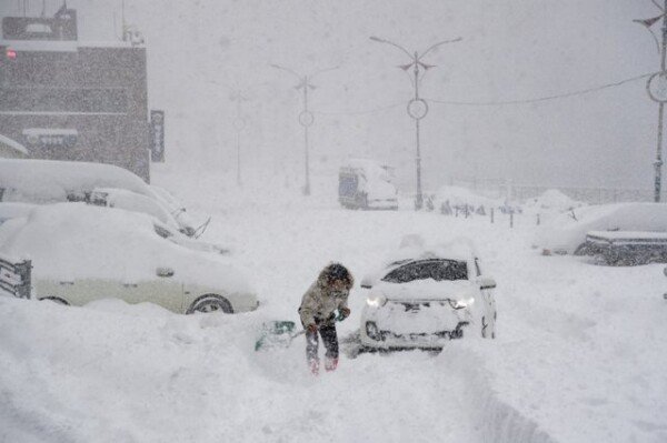 Snow bomb forecast tomorrow…  Korail to operate additional trains in case of heavy snow warning