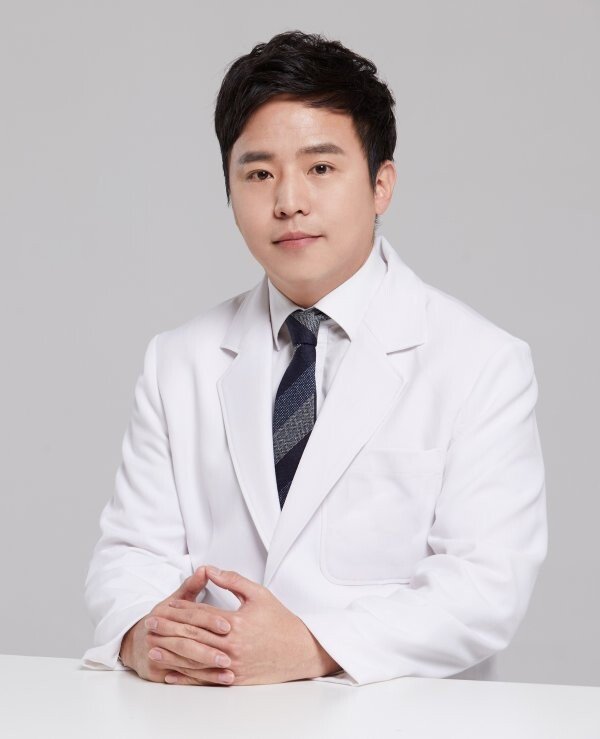 [건강 올레길] Back pain intensifying in winter, must visit orthopedic hospital at the beginning of symptoms: Sports Dong-A