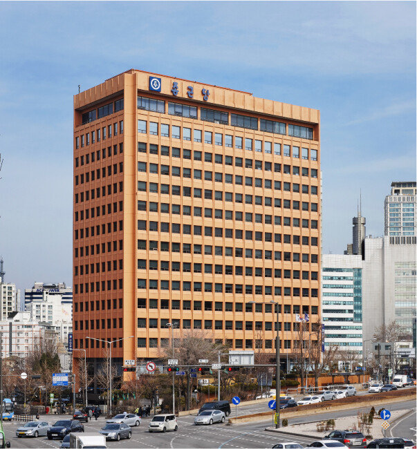 서울 서대문구 충정로 종근당 빌딩. 충정로는 종근당이 기업 면모를 갖추고 사세를 확장하며 성장 및 도약하는 데 중요한 거점이었다. [종근당 제공]