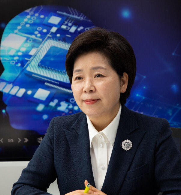 “국민이 바라는 민주당은 지금의 민주당이 아닙니다.” 5월 18일 ‘복당신청 철회문’으로 파란을 일으킨 무소속 양향자 의원  [조영철 기자]