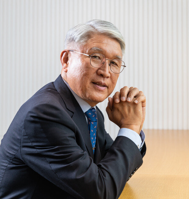 고성균 전 육군사관학교 교장은 유튜브 채널을 통해 간부 처우 문제를 지적하고 “이 상태로 3~4년 만 지나면 장교·부사관 절대 부족 사태가 발생한다”며 심각한 우려를 표했다. [홍태식 객원기자]