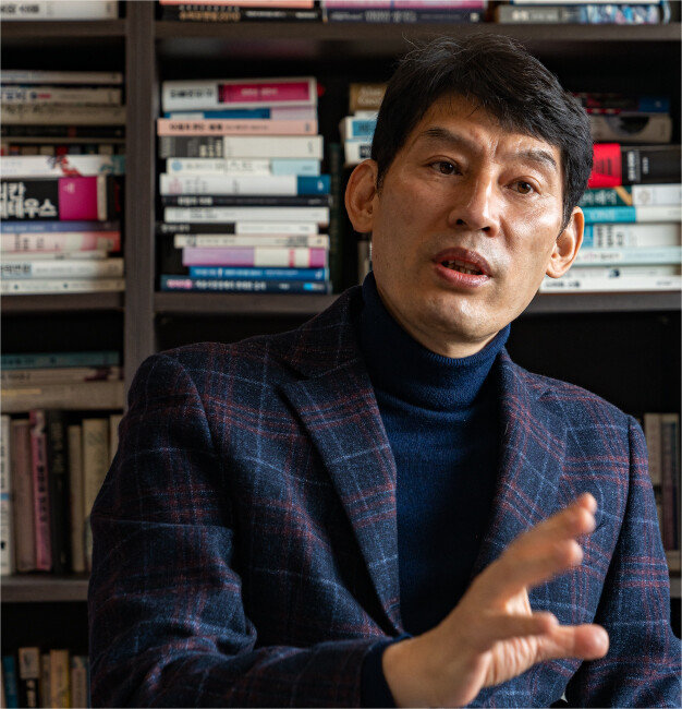 박성민 정치컨설팅그룹 ‘민’ 대표는 “국민의힘 지지자들은 윤석열을 대선후보로 선택하면서 ‘정치는 몰라도 되니 당신은 응징만 하라’는 메시지를 전달하고 있다”고 밝혔다. [홍태식]