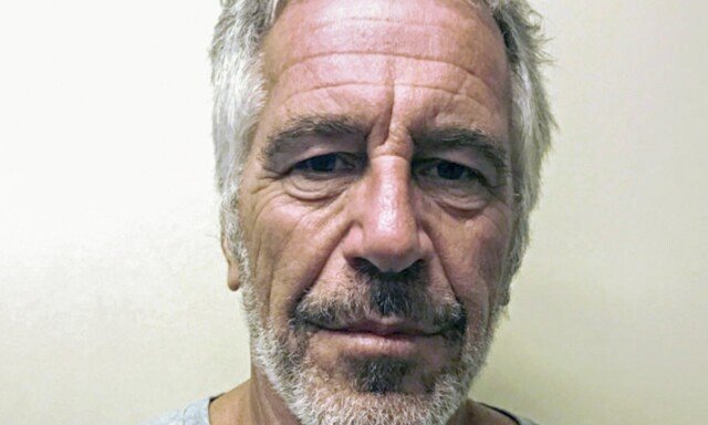 엡스타인 사망, 언론보다 38분 먼저 올린 익명 글…FBI 끝내 못 찾았다