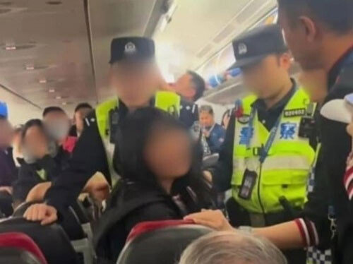 “승무원이 왜 중국어 못해” 기내 난동…항공기 100분 지연