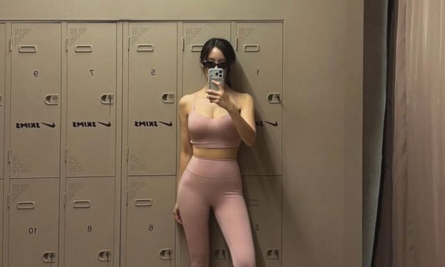 티아라 효민, 안 입은 줄…초밀착 바디라인 감탄만