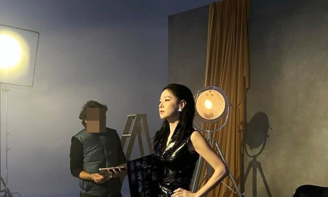 이영애 이젠 노출하네… 뒤늦게 파격 작렬