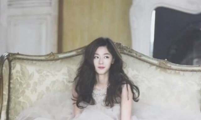전지현, 웨딩 화보 미공개컷…14년 전이 맞아?