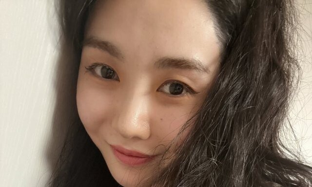 권민아, 친언니와 ‘수억원’ 금전 갈등 폭로 “법적으로 갈 것”