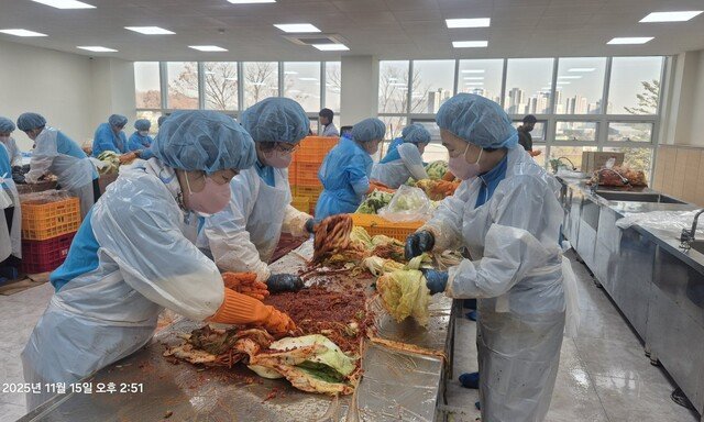 임영웅 팬덤의 김장 스웩… 600만원 ‘손맛 기부’