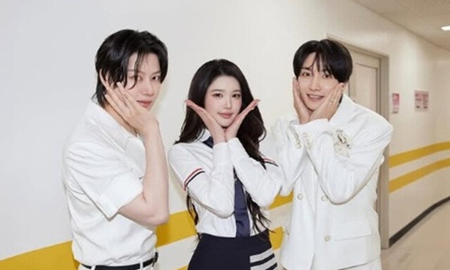 김희철X이특, 하츠투하츠 에이나와 ‘83즈’ 결성…“에이나 엄마가 83년생”