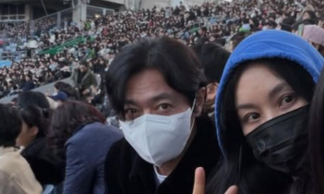 고소영♥장동건, 박효신 콘서트 포착…박효신과 포옹까지