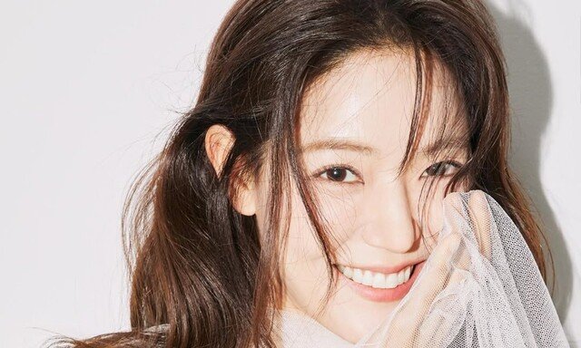 박은영, 주방 벗어나 ‘5월의 신부’로…드레스 입고 뽐낸 우아美 [DA★]