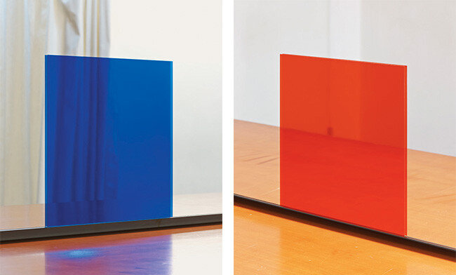 Hyungsik Kim, Blue Square, 2014, C-Print, 150x120cm. Red Square, 2014, C-Print, 150x120cm.
