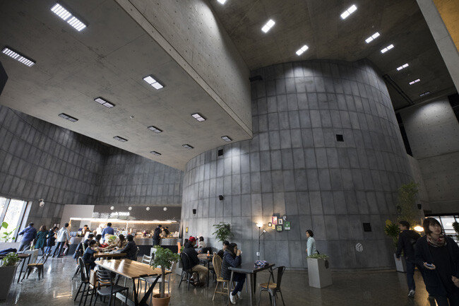 커뮤니티센터 내에는 운영사무실,
강의실, 카페 등이 마련됐다.