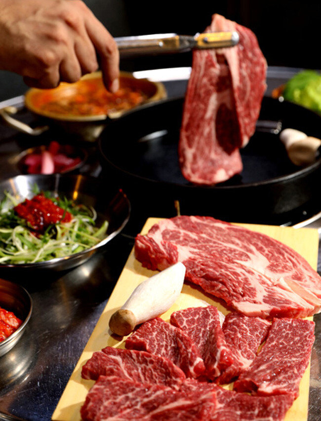 질 좋은 수입 고기를 안정적으로 확보한 것이 창업 성공의 주요 요인으로 작용했다.