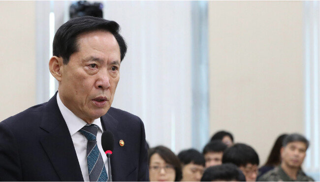 송영무 국방부 장관이 2017년 9월 18일 국회에 출석해 말하고 있다. [김재명 동아일보 기자]