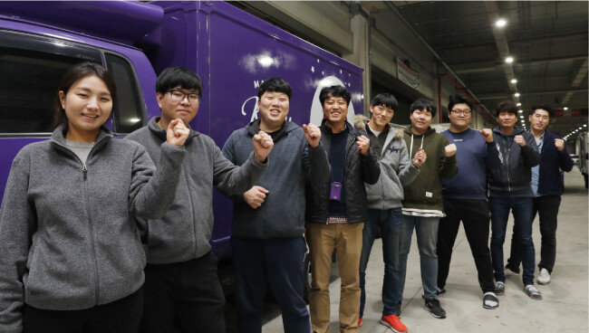 마켓컬리를 운영하는 더파머스 직원 110명 중 40여 명은 물류센터에서 근무한다. [박해윤 기자]