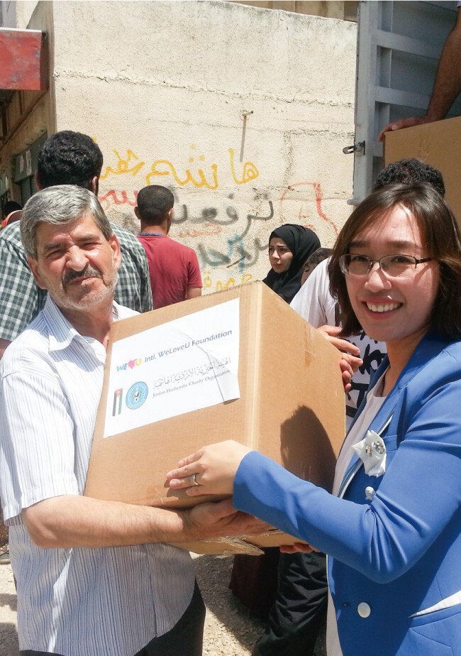 2017년 6월 위러브유 회원들이 요르단 난민촌에 거주하는 시리아 난민들의 건강과 생활을 돕고자 식료품을 지원했다. [박해윤 기자]