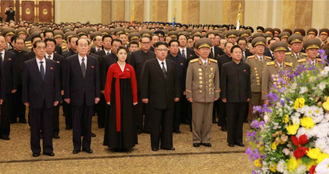 1월 1일 0시 김정은 북한 노동당 위원장이 금수산태양궁전을 방문했다고 노동신문 1월 1일자가 보도했다. [뉴스1]