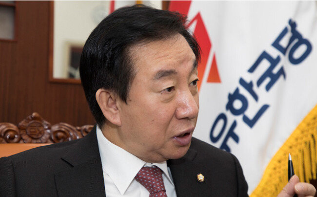 김성태 자유한국당 원내대표는 “웰빙·금수저 정당의 오명을 떨쳐내겠다”고 말했다. [조영철 기자]
