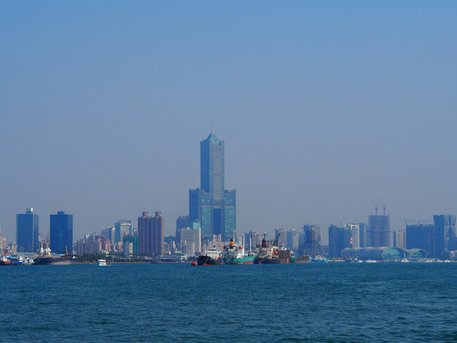 가오슝 풍경. 가오슝은 2007년 세계 3위 항구도시에 오른 후 중국 내 경쟁 항구의 부상으로 내리막길을 걷는 중이다. [최창근 객원기자]
