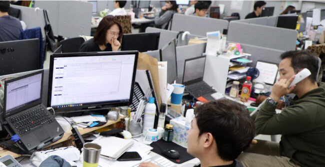 청년들이 중소기업 기업 문화에 대해 언급하는 단어는 ‘보수적’ ‘비합리’ ‘답답’ ‘마음대로’ 등 주로 부정적이다. [동아DB]