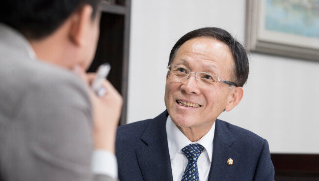 이수혁 의원은 25년 북핵 협상의 산증인이다. [지호영 기자]