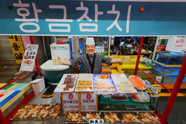 일본 유학파도 울고갈 초밥 장인의 솜씨 오산 오색시장.