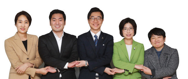 왼쪽부터 김수민, 정현호, 장경태, 서진희, 정혜연. [김형우 기자]