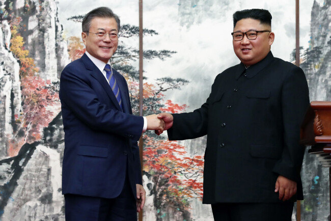 문재인 대통령과 김정은 국무위원장은  2018년 3차례 정상회담을 했다. [뉴스1]